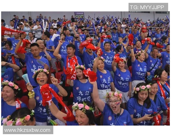 足球阳台上的激情时刻与球迷心声分享足球带来的快乐与感动